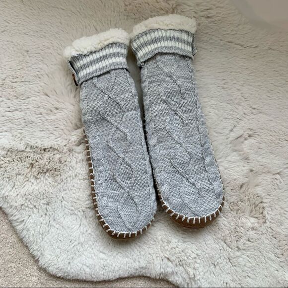 Mukluks Sherpa Lined Grey & White Slipper Socks M (7-8) - Picture 1 of 3